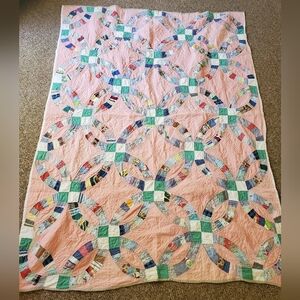 Vintage Handmade Cotton Wedding Ring Quilt